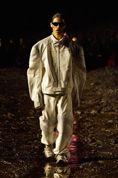 Look 9
